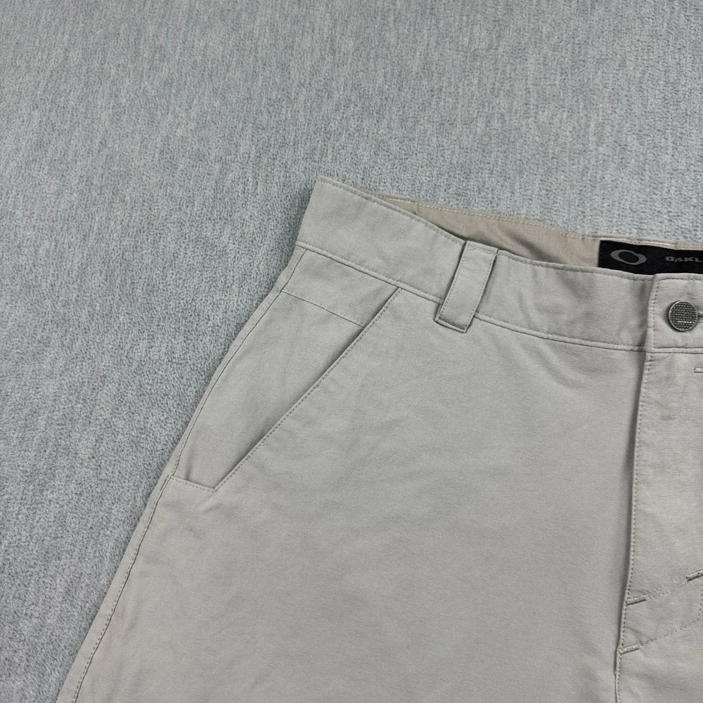 Oakley Shorts Mens 32 Gray Take Golf 12